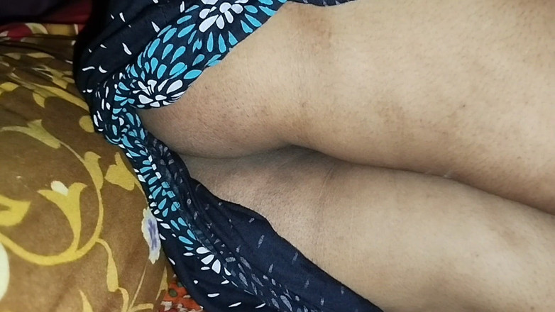 Deshi women: Dorpsmeisje Strakke Kut Buitenshuis Seksvideo, Desi Seksvideo Buitenshuis Jong Indisch...