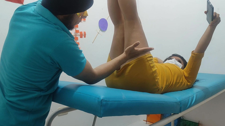 NEGRITA SEXY: Хіпі зробив мені масаж, і я попросила його дати мені додаткову секс-послугу.