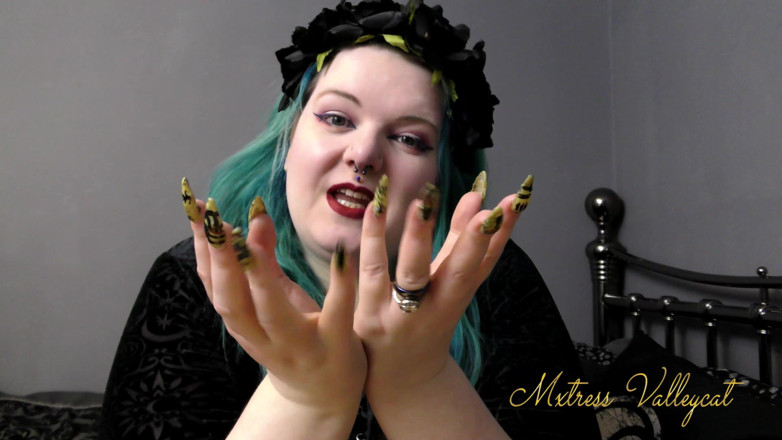 Mxtress Valleycat: Claw worship