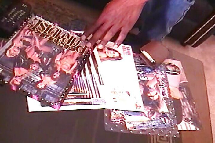 Vintage Life: Cockhungry dziwka z przebitymi piersiami i cipką jest gotowa na...