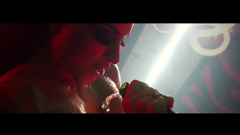 California TV: 보너스 비디오: 댄스 - 모니크 베르톨리니