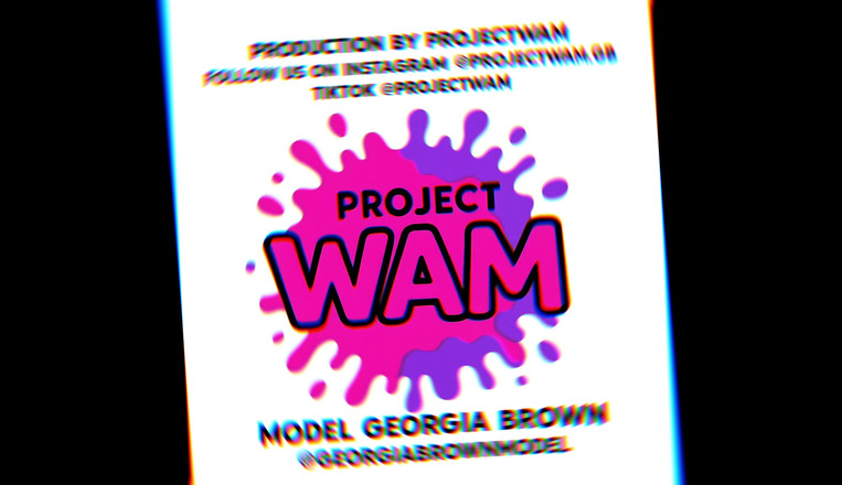 Projectwam: Georgia Brown Наслаждается Ее Розовым Раздевалкой