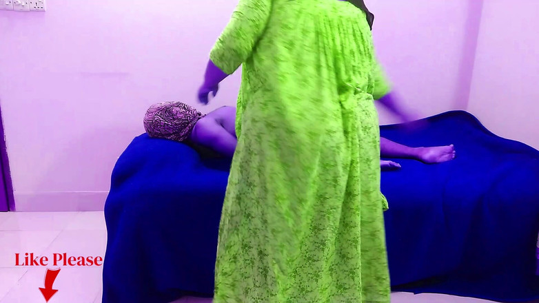 Aria Mia: 내 밀프 핫한 새엄마가 나를 따먹어!