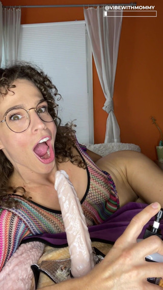VibeWithMommy: Tight Ass Rides Big Dildo