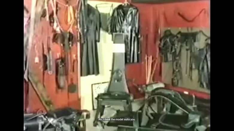 Bisco Birchwood Productions: Muhteşem deri dom hizmetçilerine istediğini yapıyor!