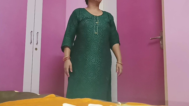 Charmed baseline: 离开Kavita Bhabhi的酒店