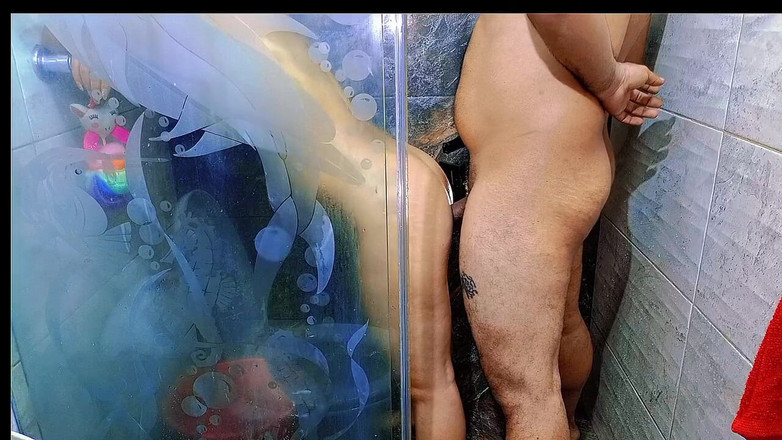 ADYgirls: Sous La Douche Avec Ma Belle-fille