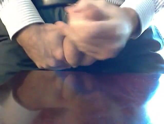 Camran Mac: Klaarkomen op tafel in de universiteit. Grote lul grote lading