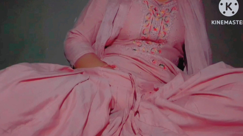 TricolorMusic3: Güzel ateşli pencaplı ateşli seksi kız göğüslerini tutuyor ve ateşli...