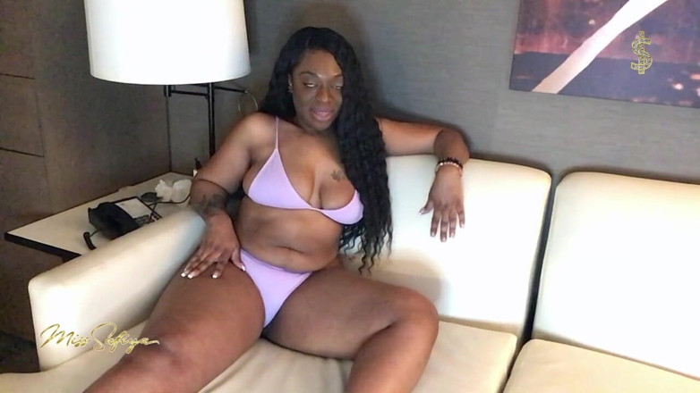 Miss-Safiya: Stroke for my sexy sneezes