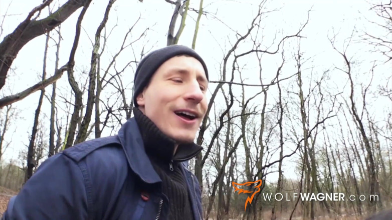 Wolf Wagner Com: Stella este futută pe la spate într-un parc și înghite spermă fierbinte!