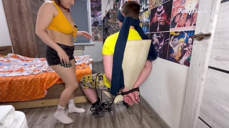 Katybigcherry: Legato mio marito cornuto e lo ha fatto guardare mi...