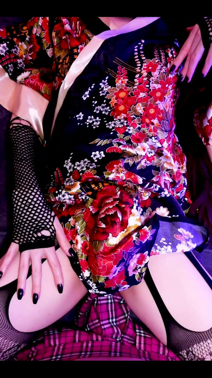 LalaThePala: Bakış açısı: İçime boşalana kadar sıkı deliğimi sik