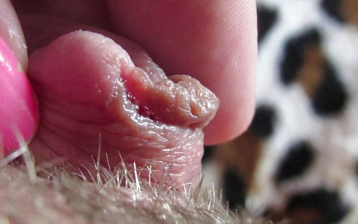 Cute Blonde 666: Extreme close up on my hard clit head