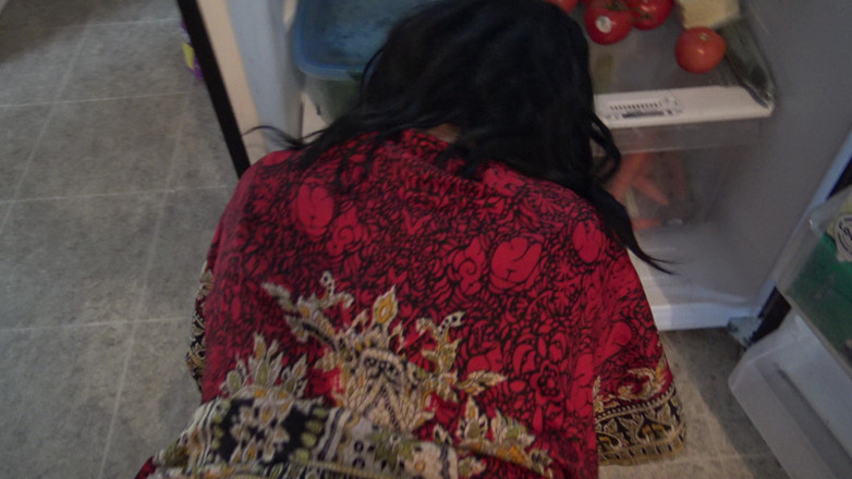 Souzan Halabi: Панджабі бхабі з великою дупою відтрахана на кухні молодим збудженим чуваком