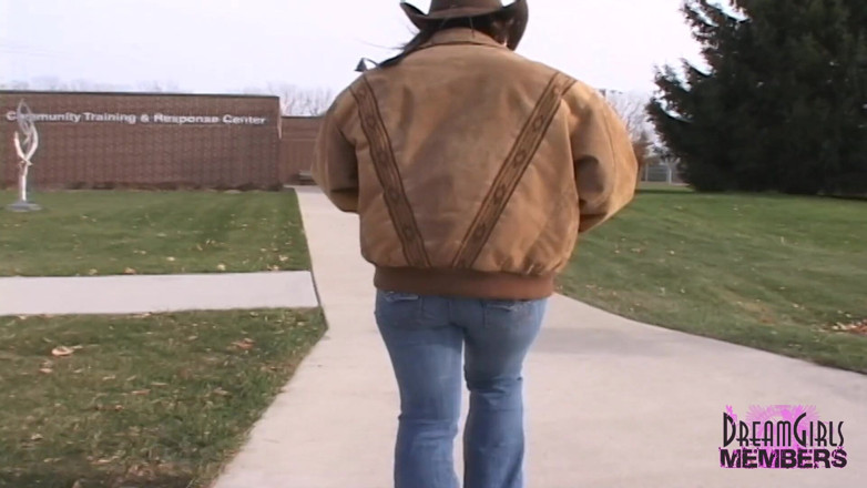 Dream Girls: La ragazza di campagna si spoglia in Iowa