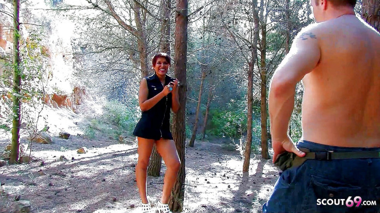 Full porn collection: Rekreant šuká latinu zralou Janu v lese