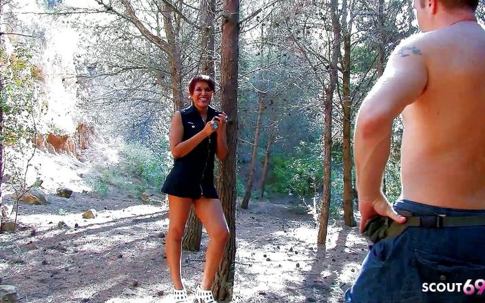 Full porn collection: Vacationer fucks Latina mature Jana in the forest