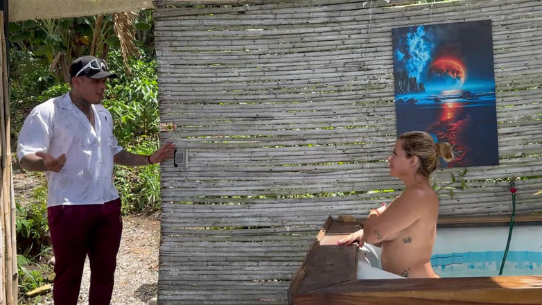 KerentSleen: Incontro Inaspettato Dal POV Con La Receptionist Dell'hotel Con Un...