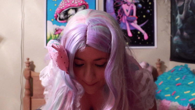 VickyVixen: La piccola miss cupcake succhia un cazzo succoso