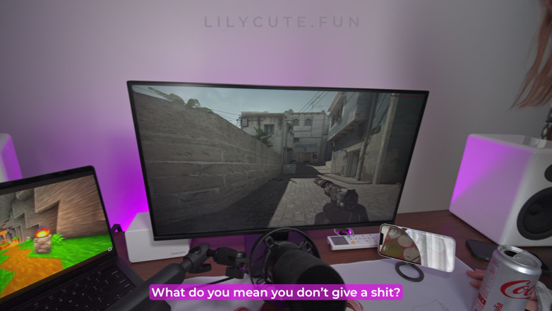 Lily Cute: Mírame - Hermanastra Pone Mi Teléfono En Su Cara