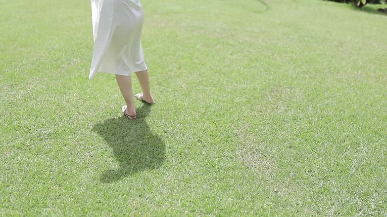 deafheaven666: 내 첫 공개 비디오, 흰색 새틴 드레스를 입고 자위