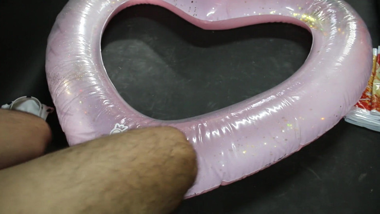Inflatable Lovers: Inflatable heart