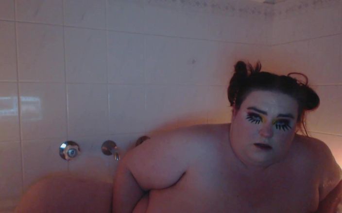 LaLa Delilah Debauchery: Join me in the bath! I lit some candles, made...