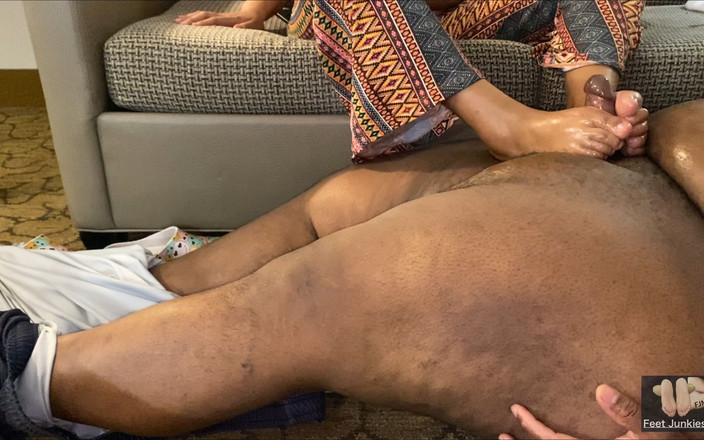 Foot Patrol: Stella nevosa a casa ospite sega con i piedi