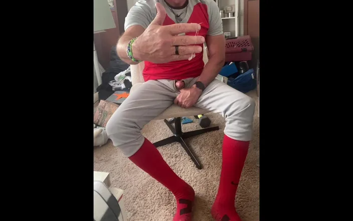 JockDad87: Horniest Dilf Jockdad87 Shoots His Alpha Cum in His Football...