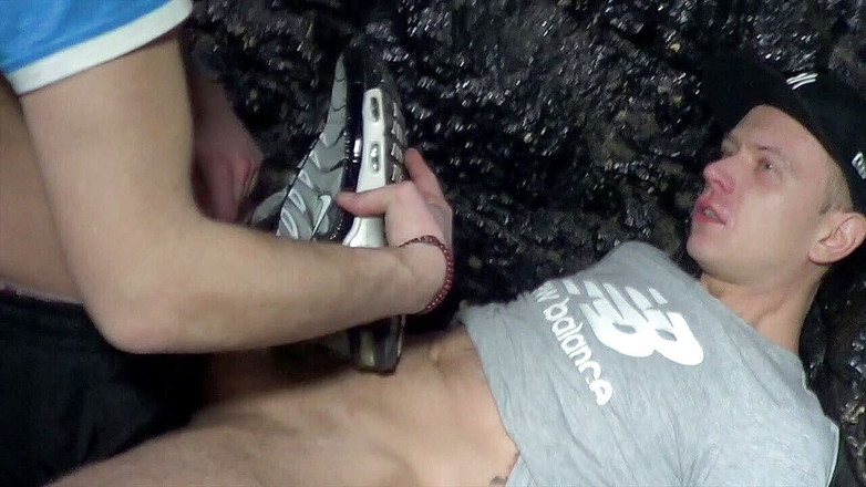 Sneaker gay: ऑस्कर वुड और टिम कॉसला के लिए स्नीकर वर्चस्व