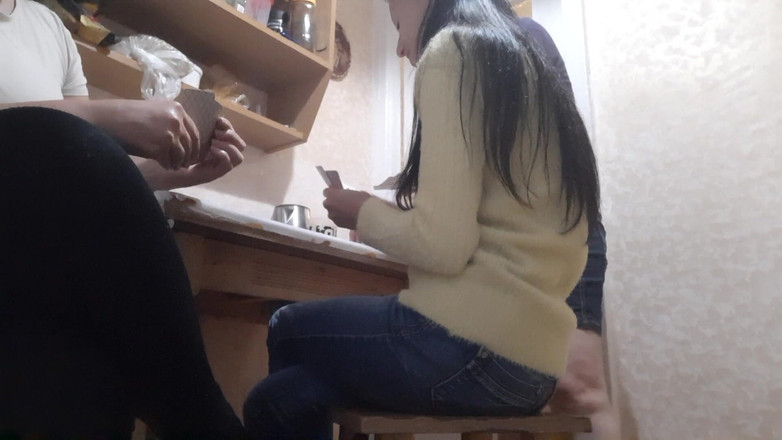 Lesbian-illusion: Le ragazze ed io abbiamo giocato a strip poker e...