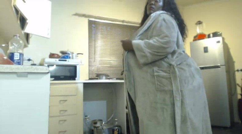 Legendary Booty Overdose: Ssbbw da đen hứng tình thủ dâm và thoát y tại...