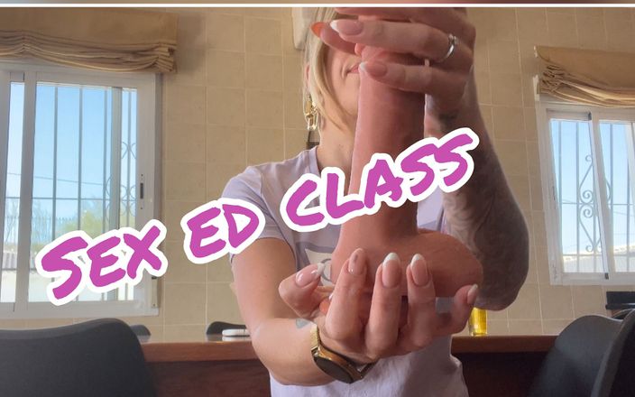 Charlie Zoe Milf: Sex Ed Class