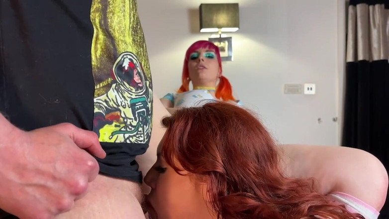 jasminebrooks: Femeie mare și țâțoasă îl fute pe tipul care face livrări