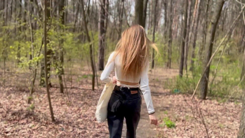 Bunny Rabbits: 18y.o. Girl Was Fucked in a the Park