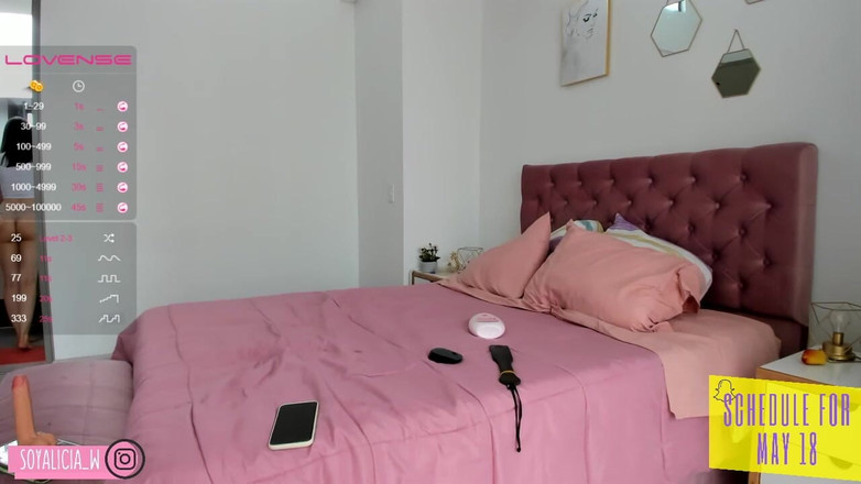 Cute Alice: かわいいアリス、天使のような顔立ちと柔らかいお尻を持つラティーナ