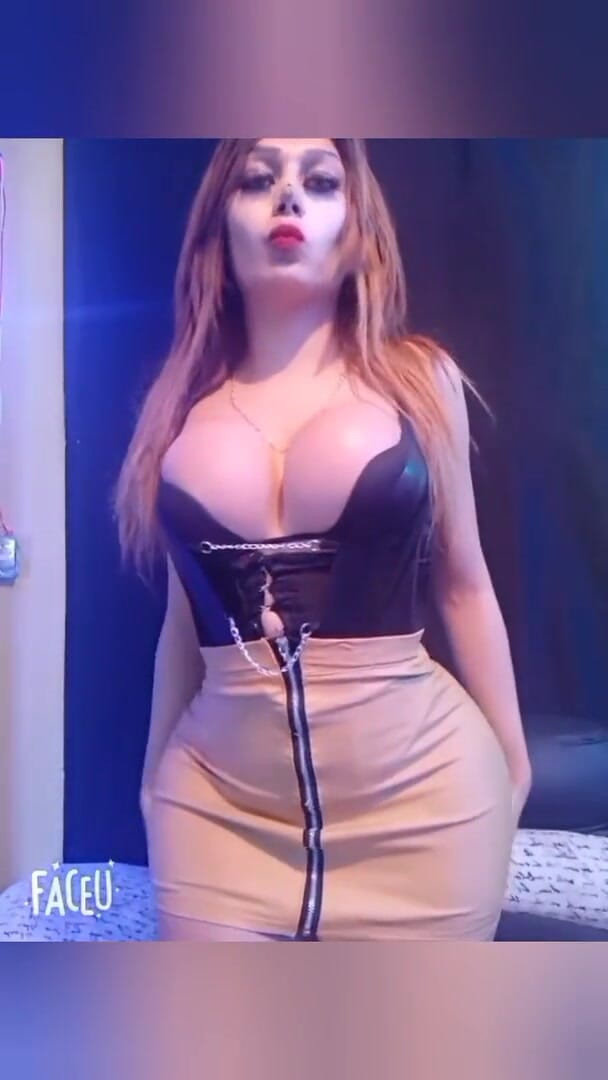 Barbietransxxxx: Transexual muestra el cuerpo