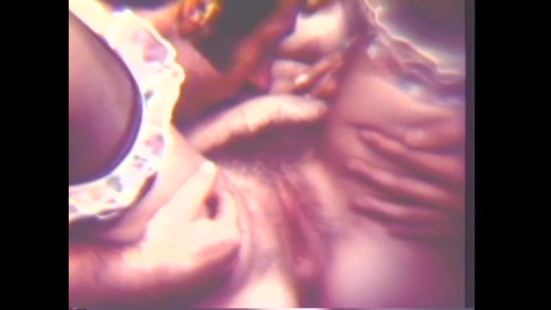 Vintage megastore: Những người đồng tính nữ với thằng khốn