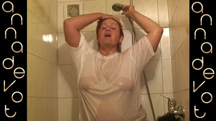 Anna Devot: Annadevot - v mokrém tričku!!