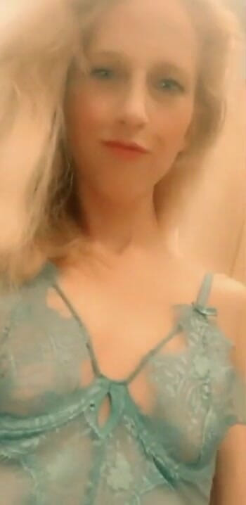 Chelly181818: Teal lingerie pussy slap and squirt