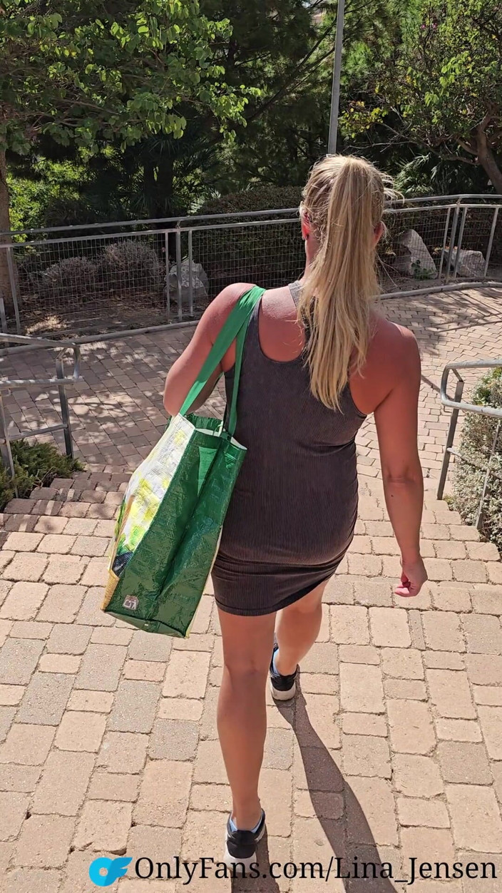 Playwithus: Neighbor Walking in Park and Stairs Without Underwear - Slowmotion!