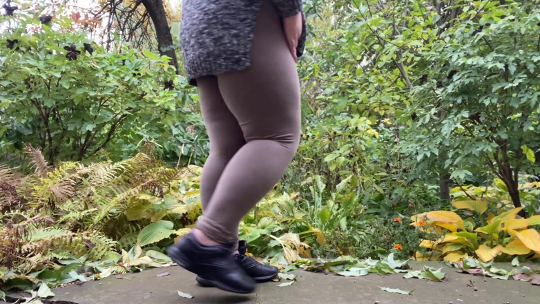 Elena: Why not pee in the autumn park