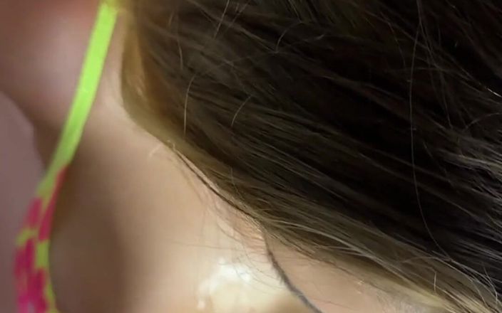 Samantha Flair: Hier ist das-Video in Porträt und Landschaft. Es sind nur 2...