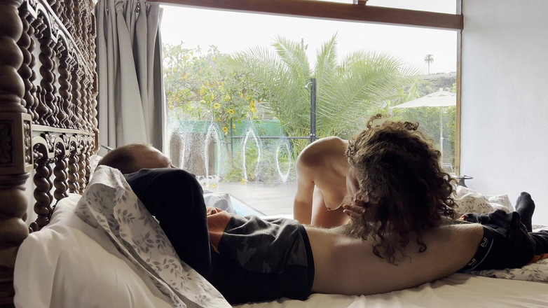 LadyAna: 私の騎乗位のガールフレンドは私のペニスが好きです