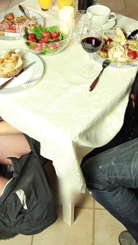 Offentlig extrem! Het slickning och jävla orgie i en restaurang
