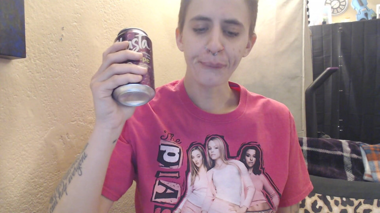 Abby Anna: Druif soda burpt
