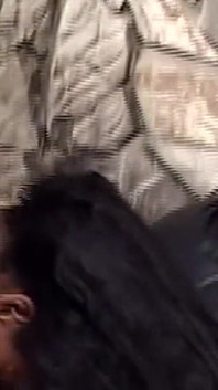 Black Beauty Opens Her Thighs