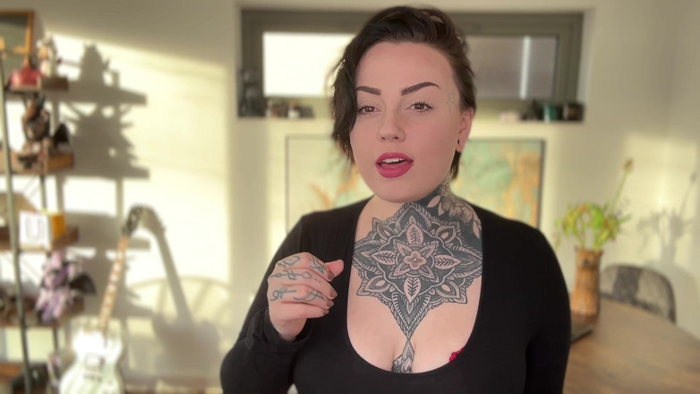 Miss Valentina: W łóżku z nią JOI