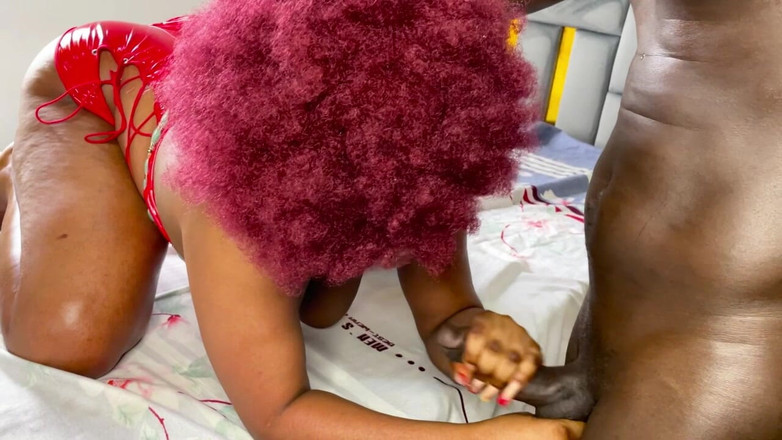 Alexxx and aria: 「大きなチンポを俺の口に入れて、膣は全部俺の喉に入れたい」とバレンタインのデート相手が言う